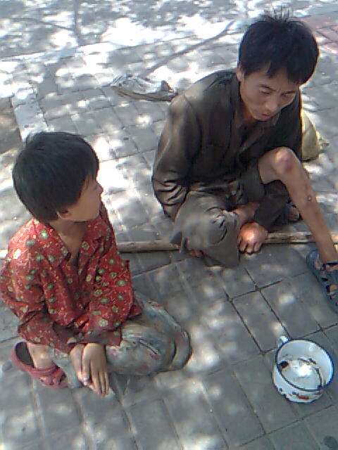 北京望京的乞讨孩子